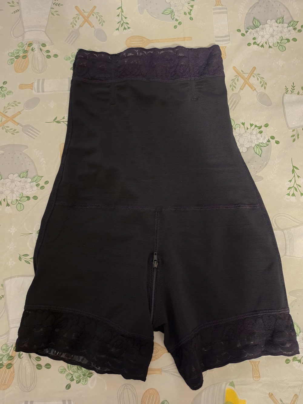 Black High-Waist Shaping Shorts with Lace Trim